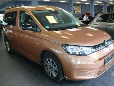 Gebraucht VW Caddy Life 122 PS (89 kW) 2021 Cooper bronze metallic Van / Kleinbus