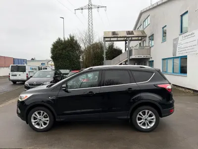 Używany Ford Kuga Titanium 150 KM (110 kW) 2017 Czarny SUV