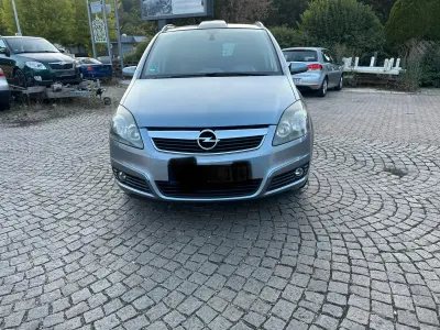 Gebraucht Opel Zafira 140 PS (102 kW) 2008 Silber Van / Kleinbus