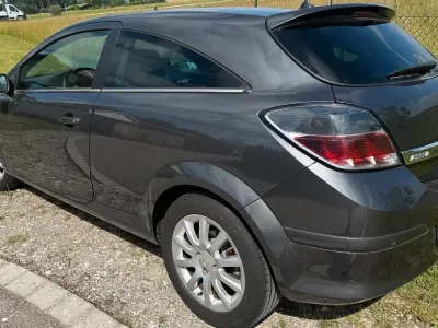 Gebraucht Opel Astra 90 PS (66 kW) 2009 Grau Kleinwagen