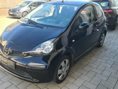 Gebraucht Toyota Aygo 70 PS (51 kW) 2006 Schwarz Kleinwagen