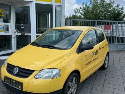 Gebraucht VW Fox 60 PS (44 kW) 2011 Gelb Kleinwagen