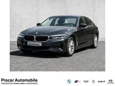 Gebraucht BMW 520 Sport Line 184 PS (135 kW) 2023 Sophistograu brillanteffekt Limousine
