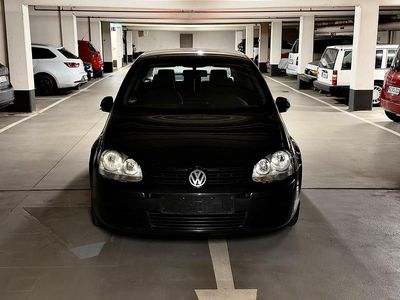 Schwarz Gebraucht 2004 VW Golf IV Kleinwagen | 2.250 € (Etwas zu teuer)