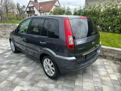 Second-hand Ford Fusion Ambiente 101 CP (74 kW) 2009 Gri Hatchback