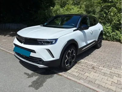 Gebraucht Opel Mokka-e Ultimate 100 kW (136 PS) 2022 Weiß SUV