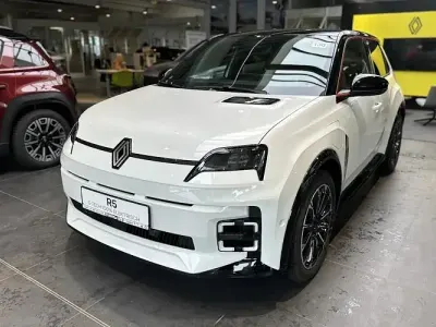 Usata Renault R5 Iconic 89 kW (122 CV) 2025 Nero Utilitaria