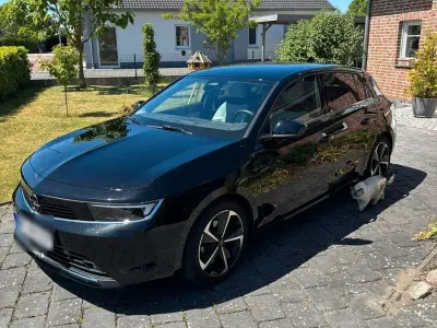 Gebraucht Opel Astra Elegance 131 PS (96 kW) 2023 Schwarz Kleinwagen