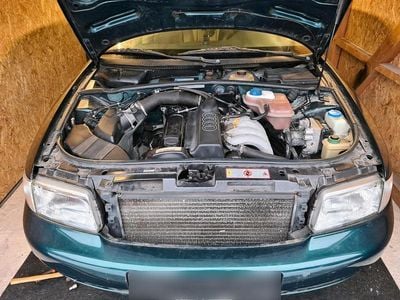 Używany Audi A4 101 KM (74 kW) 1996 Zielony Sedan/Limuzyna