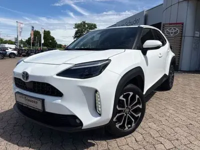 Gebraucht Toyota Yaris Connect Style 116 PS (85 kW) 2023 Schneeweiß Kleinwagen