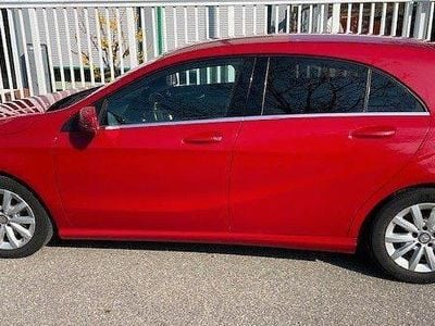 Second-hand Mercedes A180 136 CP (100 kW) 2016 Roșu Break