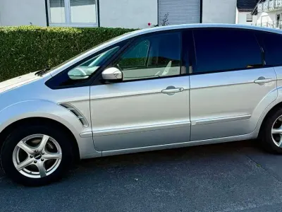 Gebraucht Ford S-MAX Trend 145 PS (106 kW) 2010 Silber Van / Kleinbus