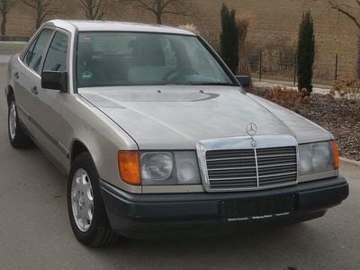 Gebraucht Mercedes E230 132 PS (97 kW) 1986 Limousine