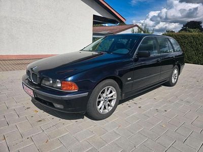 BMW 523