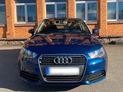 Używany Audi A1 Ambiente 86 KM (63 kW) 2011 Niebieski Hatchback