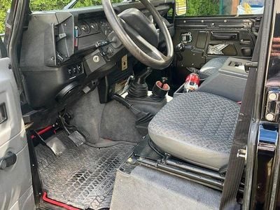 Second-hand Land Rover Defender 125 CP (91 kW) 1999 Negru SUV