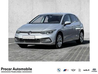 Gebraucht VW Golf VIII Style 150 PS (110 kW) 2023 Silber Limousine