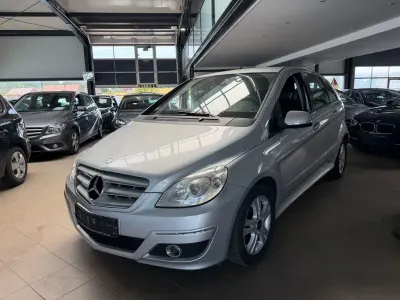 Gebraucht Mercedes B150 95 PS (69 kW) 2008 Silber Van / Kleinbus