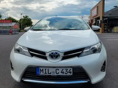 Gebraucht Toyota Auris Edition 136 PS (100 kW) 2015 Weiß Limousine