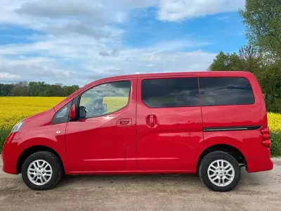 Gebraucht Nissan Evalia Premium Edition 110 PS (80 kW) 2013 Rot Van / Kleinbus