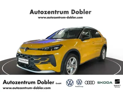 New VW T-Roc Life 150 HP (110 kW) 2026 Yellow SUV