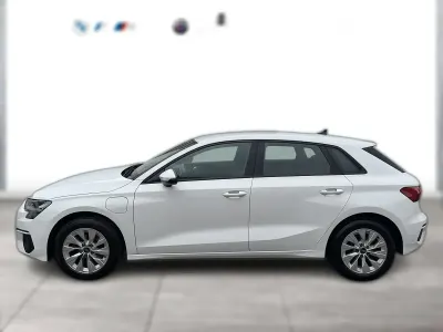 Gebraucht Audi A3 Sportback e-tron Basis 204 PS (150 kW) 2022 Weiß Kleinwagen