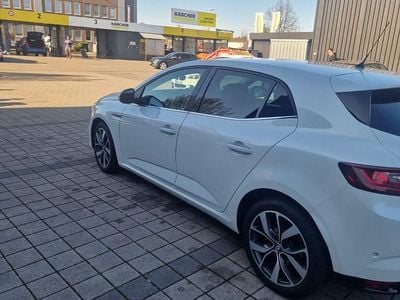 Gebraucht Renault Mégane IV Bose Edition 132 PS (97 kW) 2016 Weiß Limousine