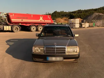 Gebraucht Mercedes 190 132 PS (97 kW) 1988 Andere farben Limousine
