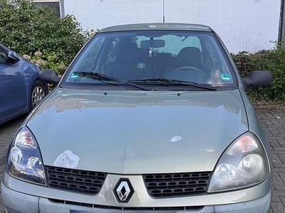 Second-hand Renault Clio II 2002 Verde Berlinǎ