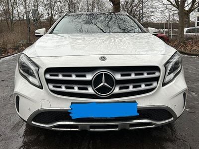 Gebraucht Mercedes GLA180 Urban 122 PS (89 kW) 2018 Weiß SUV