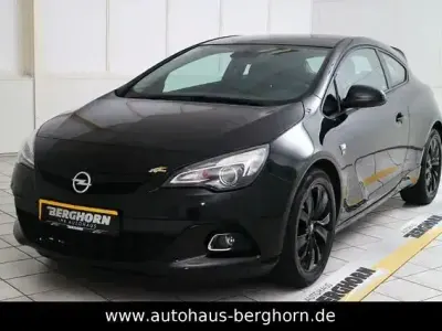 Używany Opel Astra GTC OPC 140 KM (102 kW) 2018 Czarny Sedan/Limuzyna
