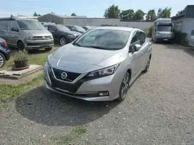Gebraucht Nissan Leaf Tekna 110 kW (150 PS) 2019 Silber Kleinwagen