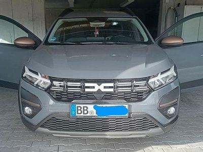 Gebraucht Dacia Jogger Extreme 110 PS (80 kW) 2024 Grau Van / Kleinbus