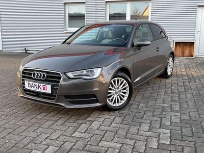 Gebraucht Audi A3 Attraction 105 PS (77 kW) 2014 Grau Limousine