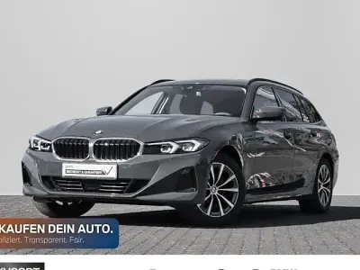 Usata BMW 318 Comfort Edition 156 CV (114 kW) 2025 Grigio Station wagon