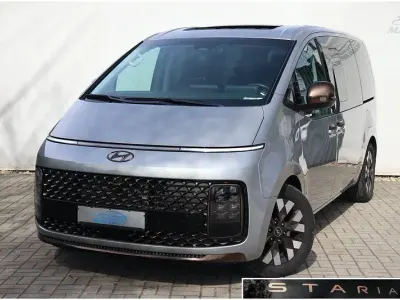 Gebraucht Hyundai Staria Signature 177 PS (130 kW) 2022 Silber Van / Kleinbus