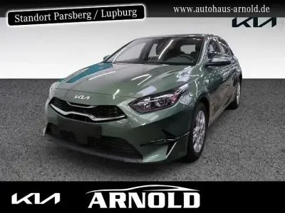 Usado Kia Ceed Vision 140 CV (102 kW) 2025 Verde Utilitario