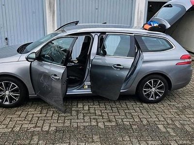 Silber Gebraucht 2015 Peugeot 308 Allure Kombi | 7.000 € (Fairer Preis)