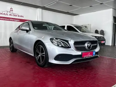 Gebraucht Mercedes E220 194 PS (142 kW) 2019 Silber Coupé