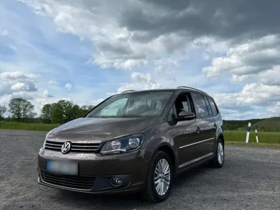 Gebraucht VW Touran 140 PS (102 kW) 2011 Braun Van / Kleinbus