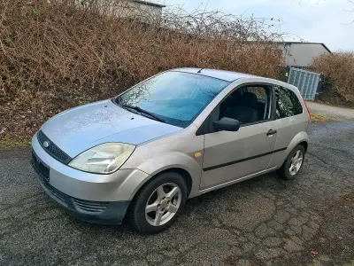 Gebraucht Ford Fiesta 60 PS (44 kW) 2004 Silber Kleinwagen