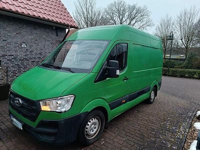 Gebraucht Hyundai H 350 150 PS (110 kW) 2015 Grün Van