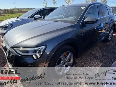 Usata Audi e-tron S-Line 300 kW (408 CV) 2022 Grigio SUV