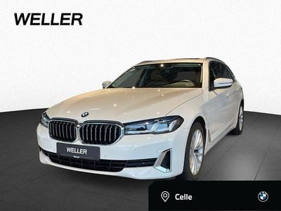 Alpinweiss iii (weiß) Gebraucht 2023 BMW 520 Comfort Edition Kombi | 39.450 € (Fairer Preis)
