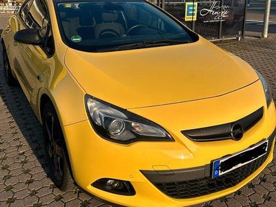 Gebraucht Opel Astra GTC Edition 179 PS (131 kW) 2012 Gelb Limousine