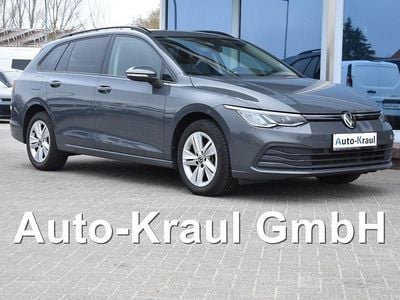Gebraucht VW Golf VIII Life 150 PS (110 kW) 2023 Dolphin gray metallic Kombi