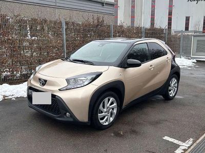 Gebraucht Toyota Aygo X-plore 72 PS (52 kW) 2022 Beige Kleinwagen