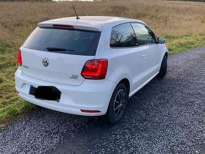 Gebraucht VW Polo Allstar 75 PS (55 kW) 2016 Weiß Kleinwagen