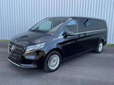 Gebraucht Mercedes 300 Avantgarde 237 PS (174 kW) 2024 Obsidianschwarz metallic (metallic) Kombi