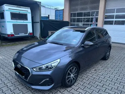 Gebraucht Hyundai i30 GO! 120 PS (88 kW) 2018 Grau Kombi